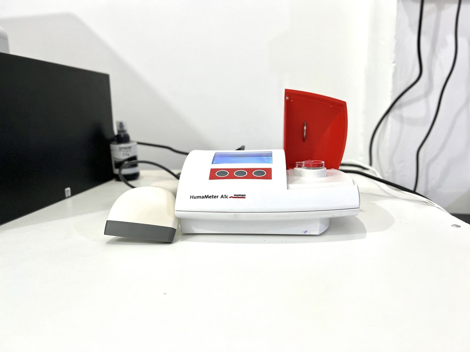 Laboratory Analyzer 5